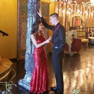 Red Sequins dress size XS Grest condition